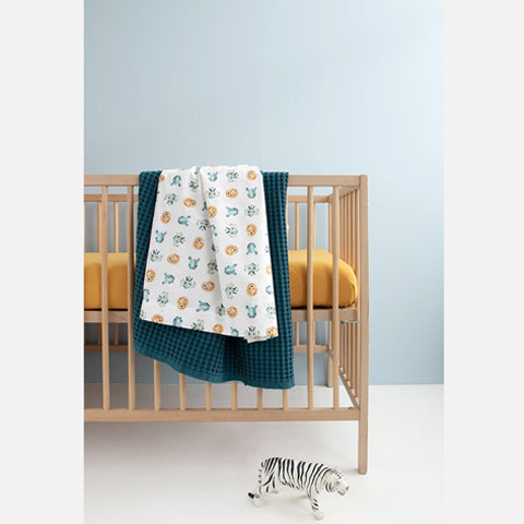 Deer Industries Baby Bedding. Flat sheet for Cot Bed 120x150 Studio ditte Wild Animals Cool. 100% cotton crib sheets for baby boy and baby girl. Great nursery decoration. 