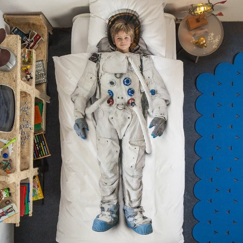 deer industries kids store singapore, kids bedding, snurk amsterdam, astronaut duvet cover, kids bedroom outerspace theme, space theme kids room decor