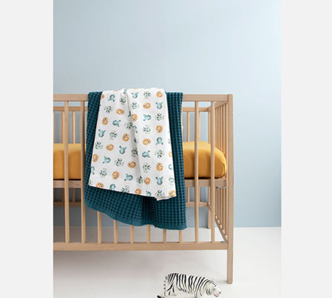 Deer Industries Baby Bedding. Flat sheet for Cot Bed 120x150 Studio ditte Wild Animals Cool. 100% cotton crib sheets for baby boy and baby girl. Great nursery decoration. 